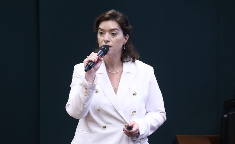 Audiência Pública - Qualidade, Regulação e Fiscalização dos suplementos alimentares. Conselheira do Conselho Federal de Nutrição - CFN - Conselho Federal de Nutrição - CFN, Juliana Pizzol