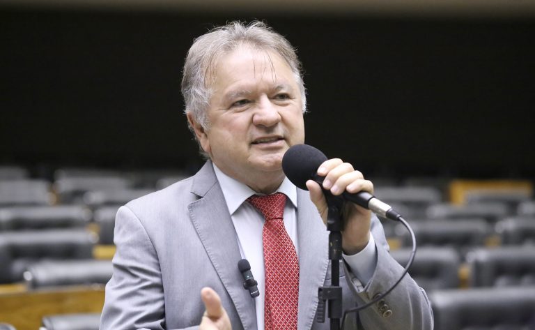 Discussão e votação de propostas legislativas. Dep. Merlong Solano (PT-PI)