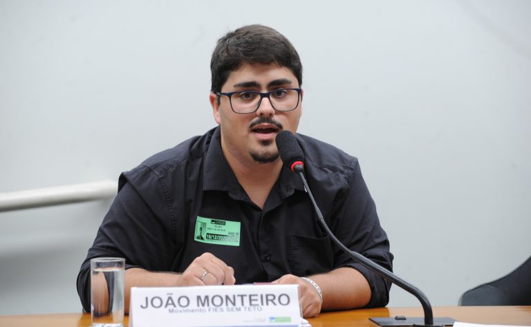 Audiência Pública - Dificuldades dos estudantes junto ao Fundo de Financiamento Estudantil. Presidente - Movimento Fieis Sem Teto, João Monteiro.