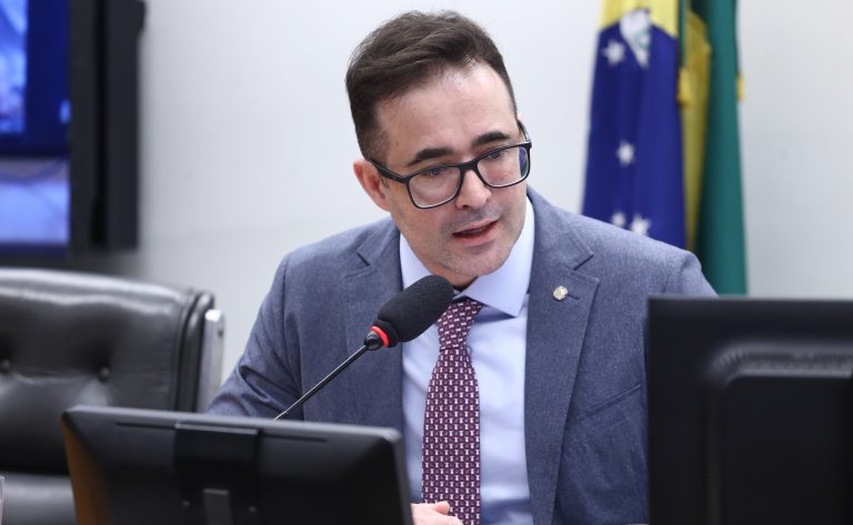 Deputado Bruno Ganem (Podemos-SP) fala em comissão da Câmara dos Deputados