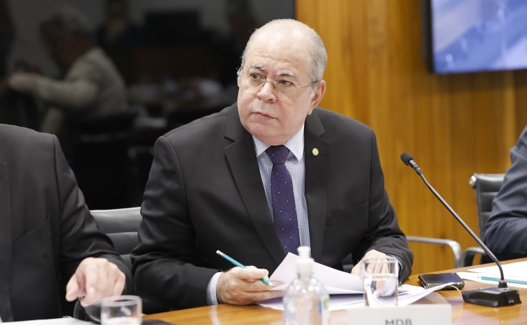 Deputado Hildo Rocha (MDB-MA) em reunião de líderes na Câmara dos Deputados