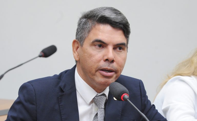 Oitivas de testemunha e representados. Dep. Messias Donato (REPUBLICANOS-ES)