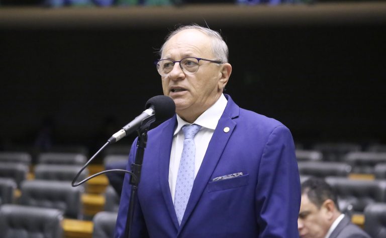Deputado Benes Leocádio (União-RN) fala no Plenário da Câmara dos Deputados