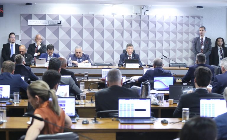 Oitiva de testemunha. Senador, Carlos Viana (PODE - MG)