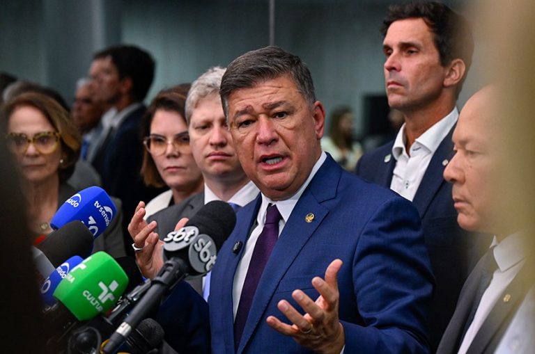 O presidente da CPMI, senador Carlos Viana, em entrevista coletiva sobre a prorrogação dos trabalhosFonte: Agência Senado