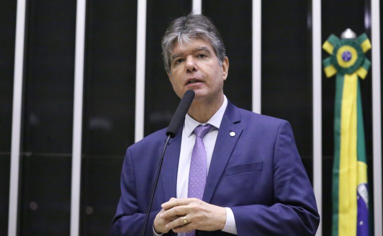 Deputado Ruy Carneiro (Podemos-PB) fala no Plenário da Câmara dos Deputados