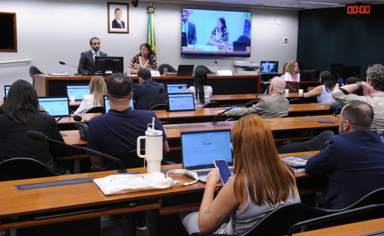 Audiência pública da Comissão Especial da Política Nacional para Pessoas com Autismo (PL 3080/20)