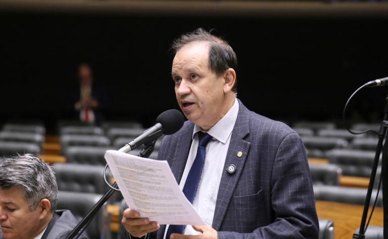 Discussão e votação de propostas legislativas. Dep. Eli Borges (PL - TO)