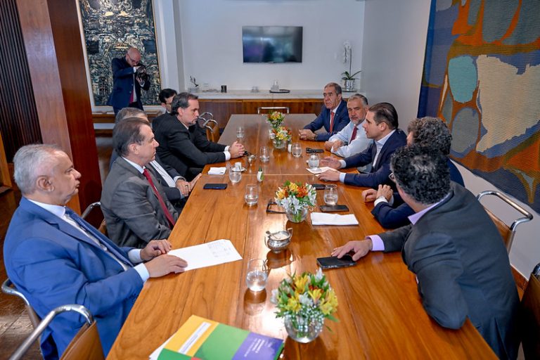 Reunião na residência oficial da Câmara sobre o fim da jornada 6x1