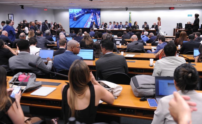 Audiência Pública - Aspectos econômicos sobre a redução da jornada de trabalho.