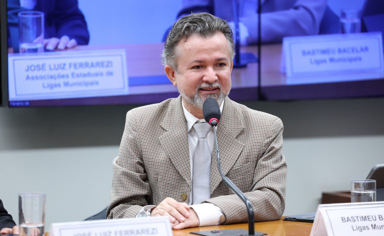 Audiência Pública - Ligas municipais na valorização do futebol amador. Representante - Ligas Municipais, Bastimeu da Silva Almeida Bacelar Gonzalez.