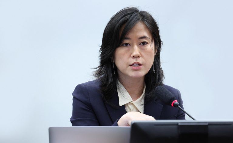 Juliana Sakai fala em audiência