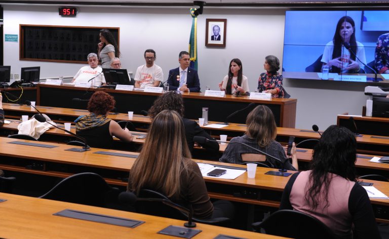 Audiência Pública - Política Nacional de Saúde Mental Climática (PL 6.151/25).