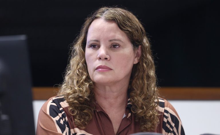 Audiência Pública - Disponibilização da oferta de ensino da Língua Brasileira de Sinais. Dep. Nely Aquino (PODE - MG)