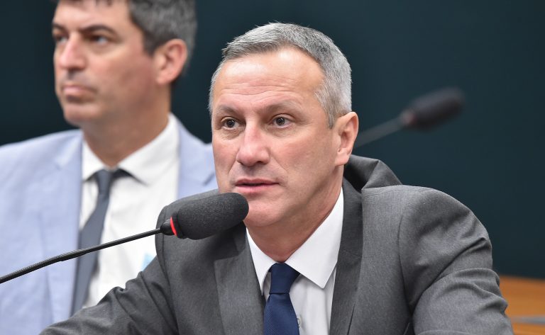 Deputado Sanderson (PL-RS) fala em comissão da Câmara dos Deputados