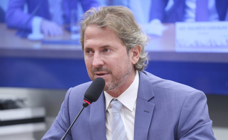 Deputado Zeca Dirceu (PT-PR) fala em comissão da Câmara dos Deputados