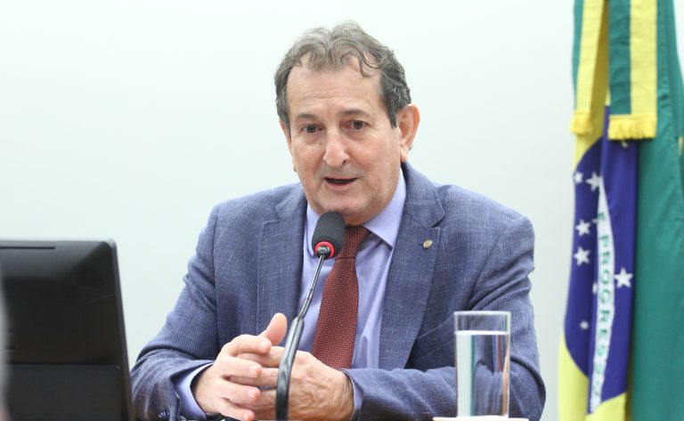 Deputado Nilto Tatto (PT-SP) fala em comissão da Câmara dos Deputados