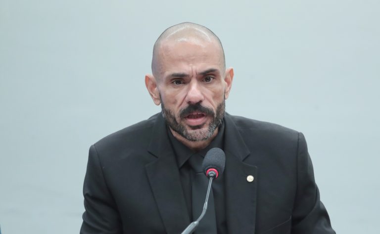 Deputado Sargento Portugal (Podemos-RJ) fala em evento na Câmara dos Deputados
