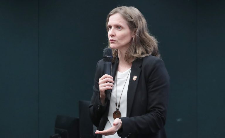 Audiência Pública – Aumento expressivo de crimes sexuais contra crianças e adolescentes e as políticas públicas de enfrentamento. Delegada da Coordenação de Repressão a Crimes Cibernéticos Relacionados ao Abuso Sexual Infantojuvenil - Polícia Federal, Rafaella Vieira Lins Parca.
