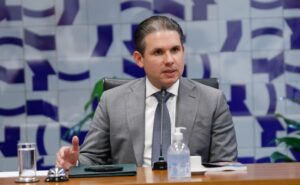 Líderes da Câmara discutem fim da escala 6×1 e combate à misoginia