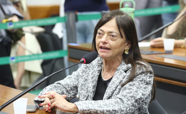 Audiência Pública - Polilaminina como tratamento na regeneração da medula espinhal. Dep. Alice Portugal (PCdoB - BA)