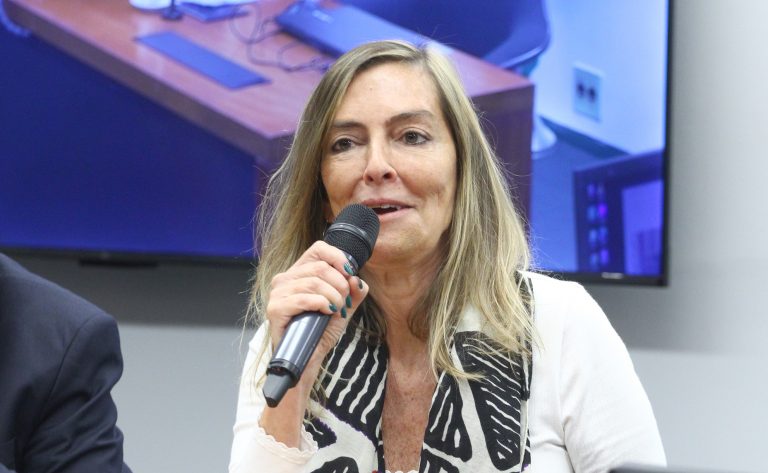Audiência Pública - Polilaminina como tratamento na regeneração da medula espinhal. Pesquisadora da Universidade Federal do Rio de Janeiro, Tatiana Sampaio.