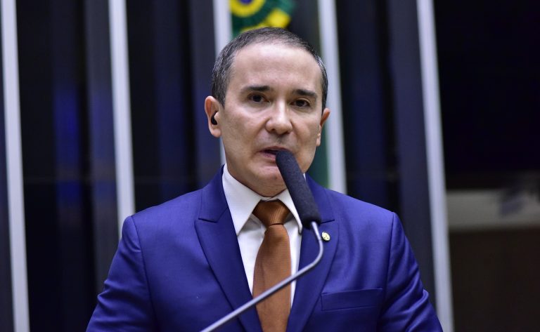 Deputado Duda Ramos (Podemos-RR) fala no Plenário da Câmara dos Deputados