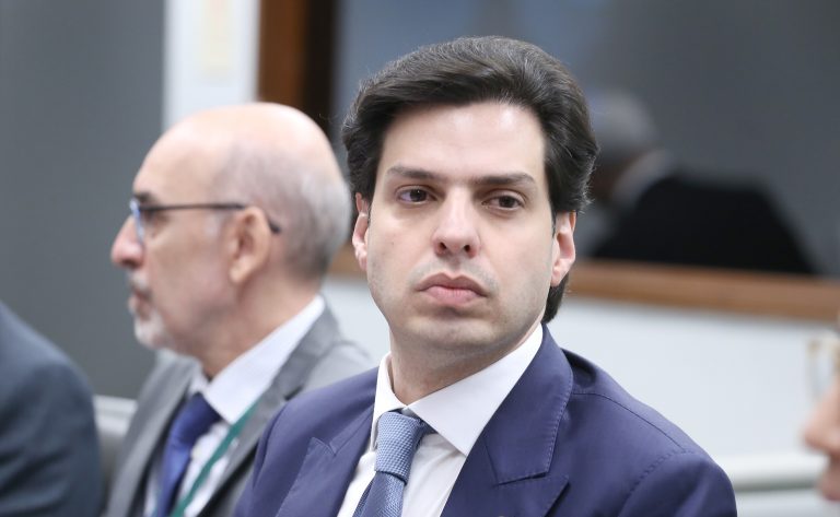 Deputado AJ Albuquerque (PP-CE) em comissão da Câmara dos Deputados