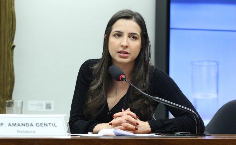 Discussão e Votação do Parecer da Relatora. Dep. Amanda Gentil (PP-MA)