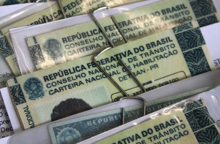 Transporte - geral - carteira de habilitação motorista cnh documento Detran