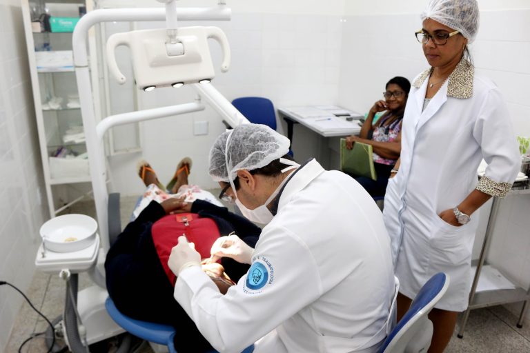 Saúde - saúde bucal - dentista - consultório odontológico - Dia do Dentista reforça importância de cuidados com a saúde bucal