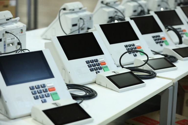 Eleições - urna -urnas eletrônicas - votação