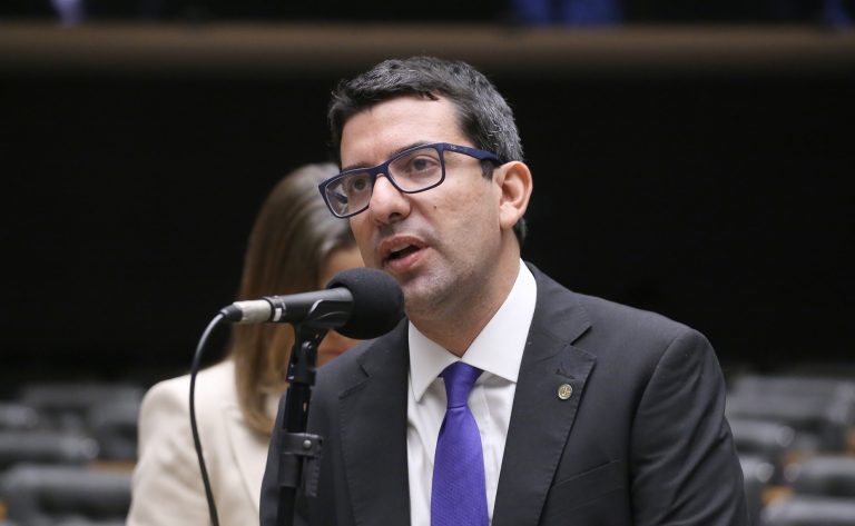 Deputado Marcelo Queiroz (PSDB-RJ) fala no Plenário da Câmara dos Deputados