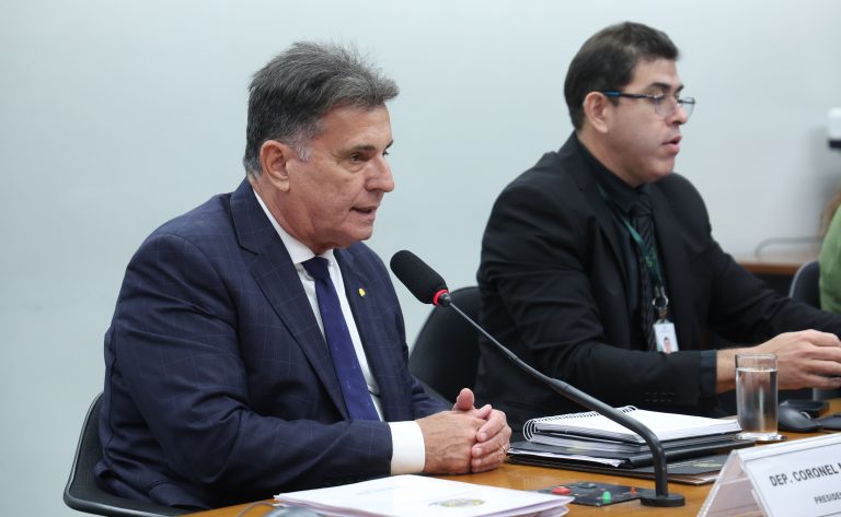 Discussão e votação do parecer do relator. Dep. Coronel Meira (PL - PE)