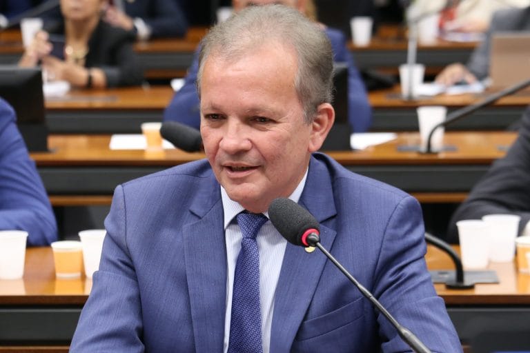 Deputado André Figueiredo (PDT-CE) fala em comissão da Câmara dos Deputados