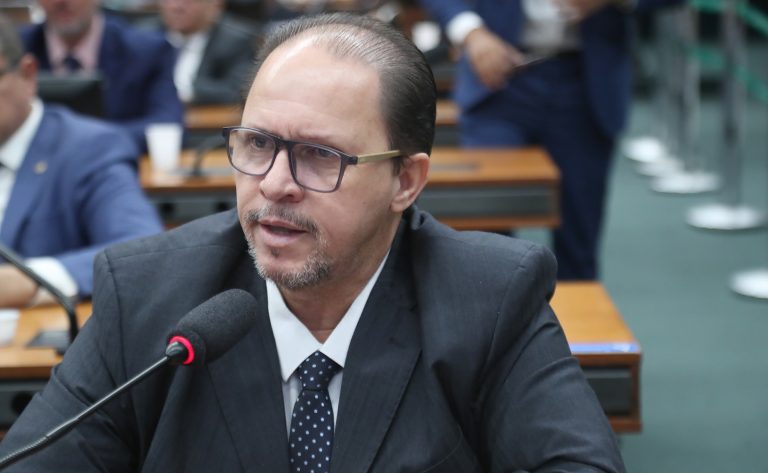 Audiência Pública - Projeto de Lei Complementar 12/2024 - Relação de trabalho intermediado por empresas operadoras de aplicativos de transporte. Presidente - Frente de Apoio Nacional dos Motoristas Autônomos – FANMA, Paulo Xavier