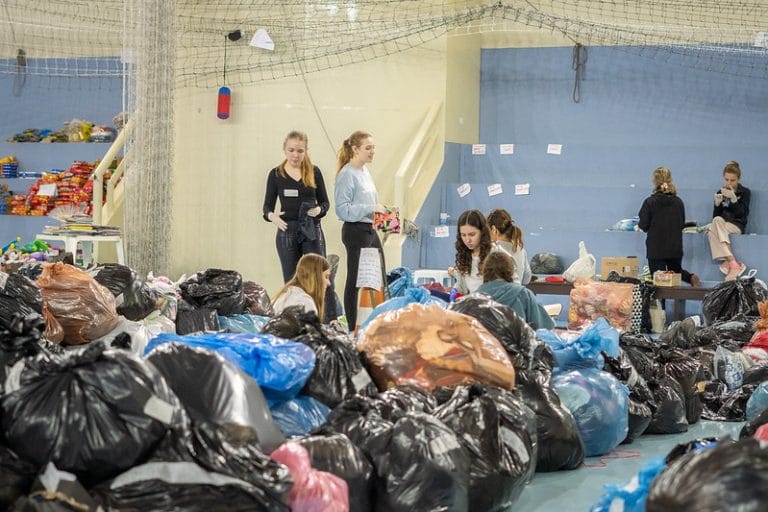 PORTO ALEGRE, RS, BRASIL, 10.05.2024 - Fotos do abrigo localizado no Colégio Marista Rosário, em Porto Alegre. Praça Dom Sebastião, 2 -Independência. Fotos: Jürgen Mayrhofer