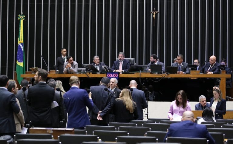 Discussão e votação de propostas. Dep. Murilo Galdino (REPUBLICANOS - PB); Dep. Duarte Gonçalves Jr (REPUBLICANOS - MG); Dep. Charles Fernandes (PSD - BA); Presidente da Câmara dos Deputados, Arthur Lira; Dep. Gilson Daniel (PODE - ES); Dep. Osmar Terra (MDB - RS)