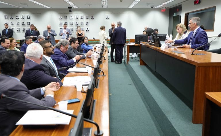 Apreciação de pareceres preliminares. Dep. Leur Lomanto Júnior (UNIÃO - BA)