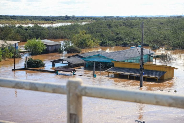Cidades - Catástrofe 09.05.2024 - Governador do RS esteve em Eldorado do Sul para acompanhar trabalhos de recuperação da cidade