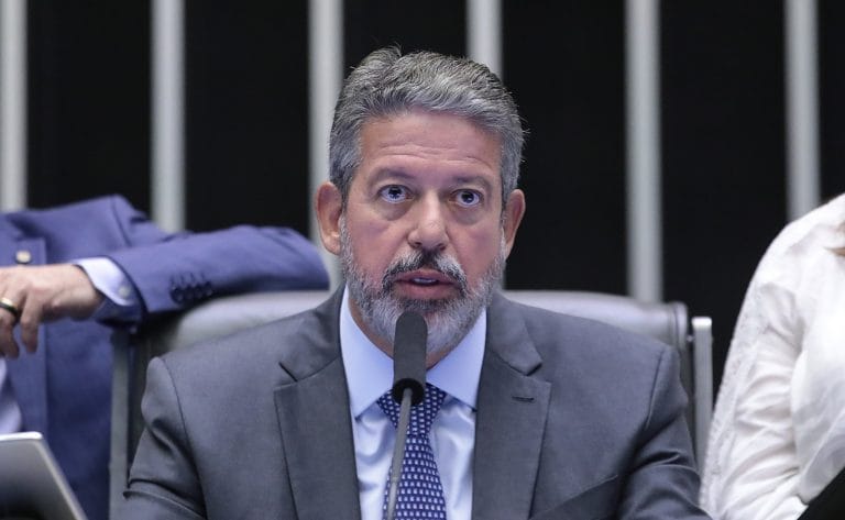 Discussão e votação de propostas. Presidente da Câmara dos Deputados, Arthur Lira