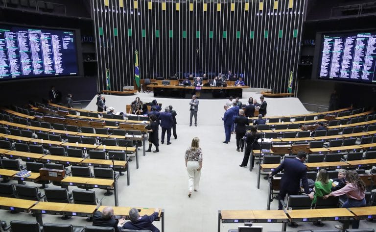 Discussão e votação de propostas. Dep.