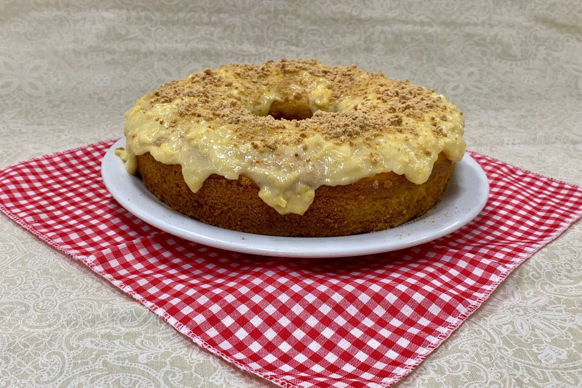 Bolo de fubá com brigadeiro de milho criado na Etec Vargem Grande do Sul