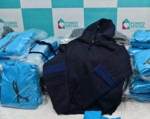 Peças de moletom empilhadas