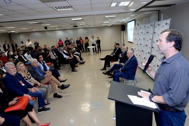 O secretário da SDUH, Marcelo Branco, destacou o trabalho que vem sendo desenvolvido na secretaria para o inicio da construção das novas moradias