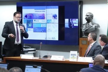 Audiência Pública - PEC 044.23 - Emenda orçamentária para emergências naturais. Diretor Substituto do Instituto Nacional de Pesquisas Espaciais - Inpe - Instituto Nacional de Pesquisas Espaciais - Inpe, GIlvan Sampaio de Oliveira; Dep. Jorge Goetten (PL - SC); Consultor Ambientalista, Antonio Zayek