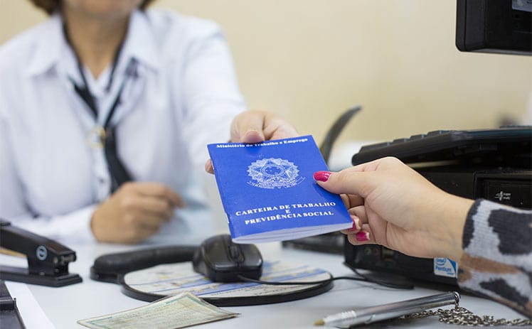 Dia dos Namorados é uma das datas que mais movimentam a economia