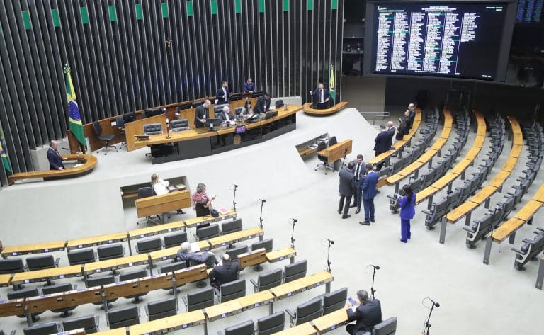 Discussão e votação de propostas