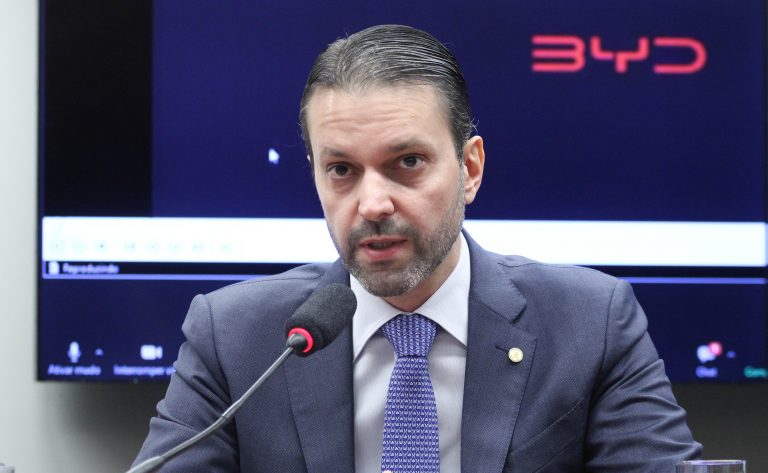 Audiência Pública - Normas de segurança para recarga de veículos elétricos. CEO da BYD do Brasil, Alexandre Baldy