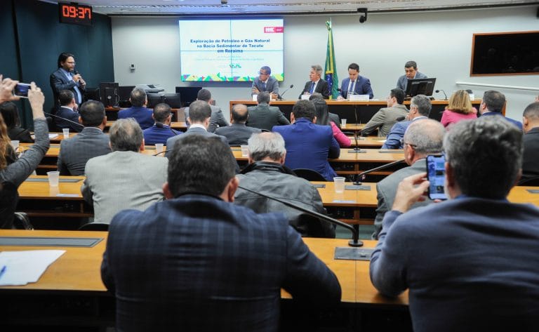Audiência Pública - Exploração de Petróleo na Bacia Sedimentar do Tacutu em Roraima. Prefeito - Boa Vista/RR, Arthur Henrique Machado. Governador de Roraima, Antônio Denarium. Dep. Gabriel Mota (REPUBLICANOS - RR). Presidente - Assembleia Legislativa de Roraima/RR , Soldado Sampaio.